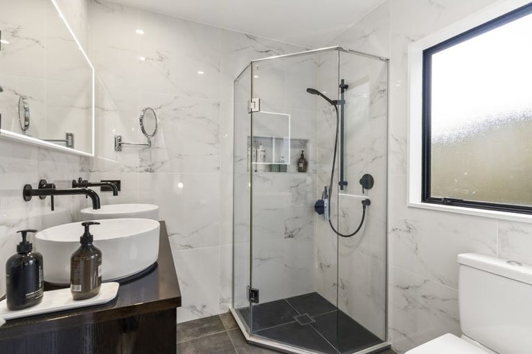 Photo of property in 1/75 Kowhai Road, Mairangi Bay, Auckland, 0630