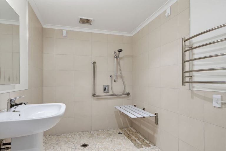 Photo of property in Beachpoint Apartments, 2/5 West End Road, Ohope, 3121