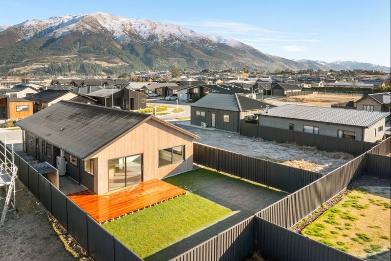 Photo of property in 5 Guthrie Street, Lake Hawea, 9382