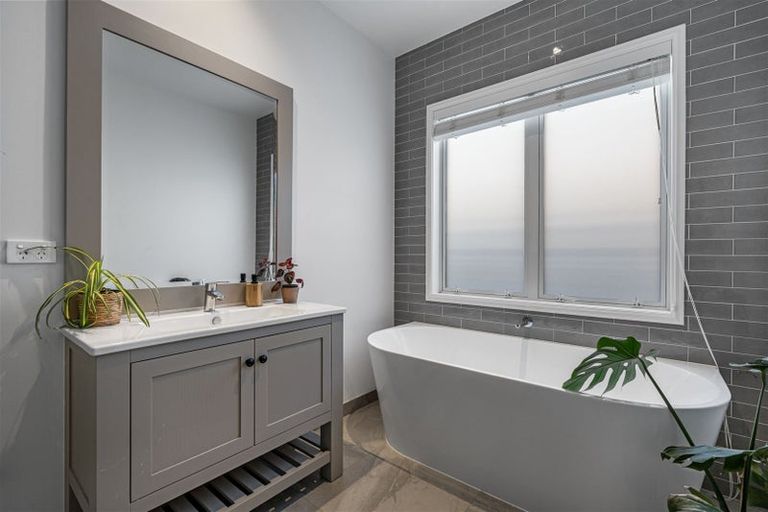 Photo of property in 16 Astelia Lane, Papamoa Beach, Papamoa, 3118