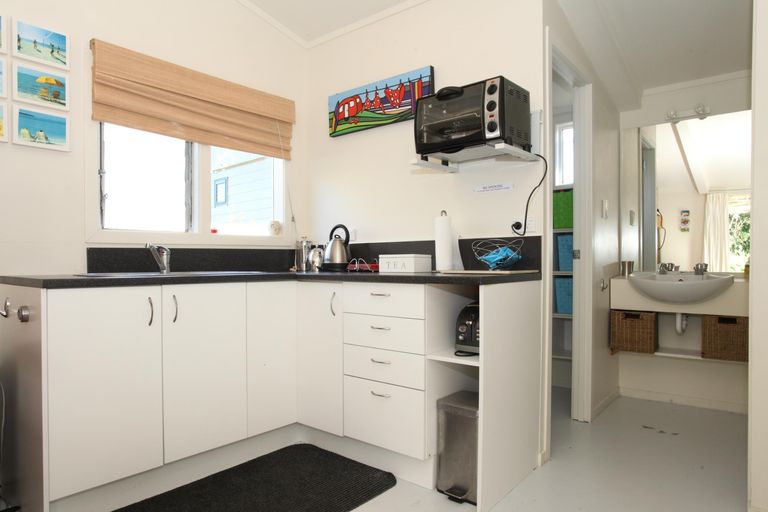 Photo of property in 26 Wainui Road, Raglan, 3225