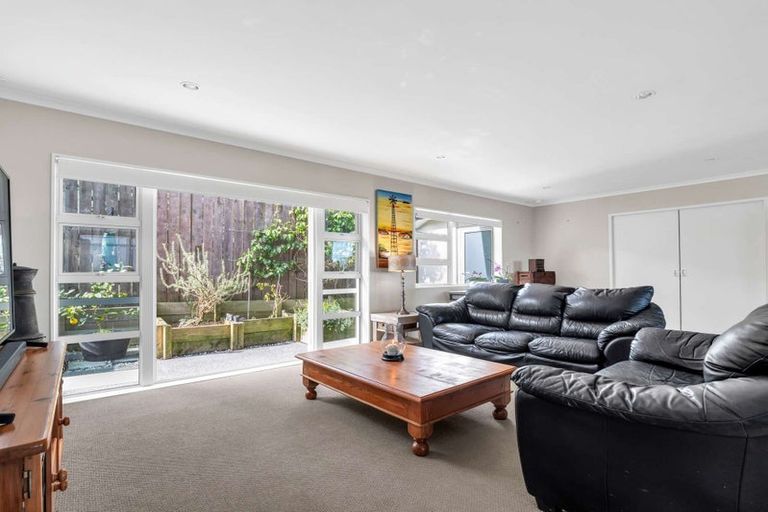 Photo of property in 32 Keepers Drive, Gulf Harbour, Whangaparaoa, 0930