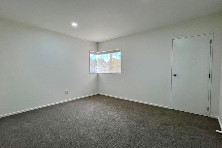 Photo of property in 1/9 Dana Place, Somerville, Auckland, 2014