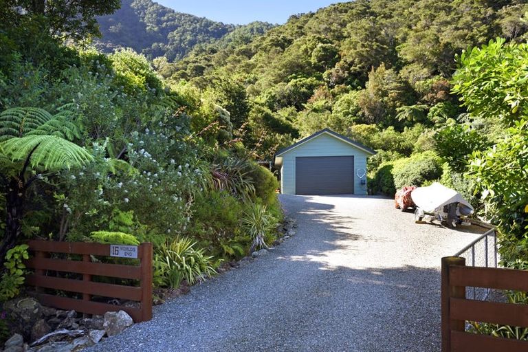 Photo of property in 16 Worlds End Road, Tennyson Inlet, Rai Valley, 7195