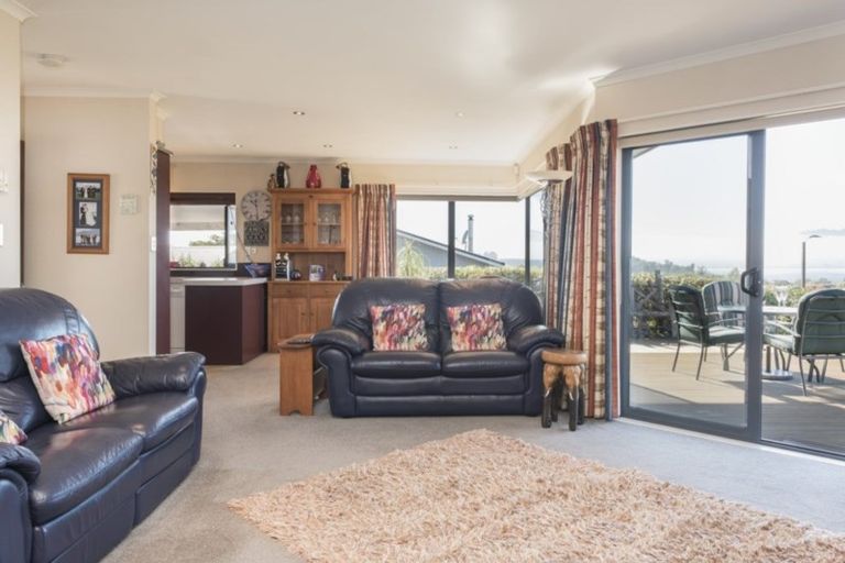 Photo of property in 3 Kinder Street, Acacia Bay, Taupo, 3330