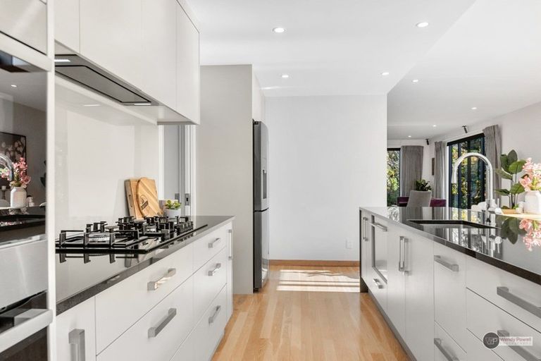 Photo of property in 28 Orr Crescent, Hutt Central, Lower Hutt, 5011