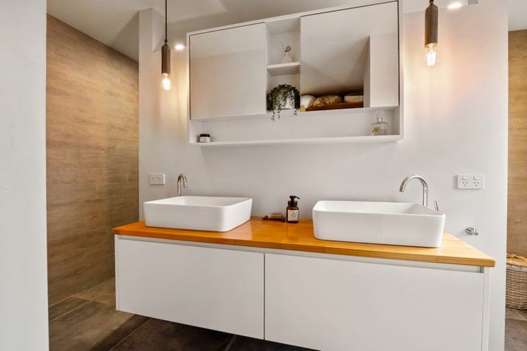 Photo of property in 33 Hakao Road, Minden, Tauranga, 3171