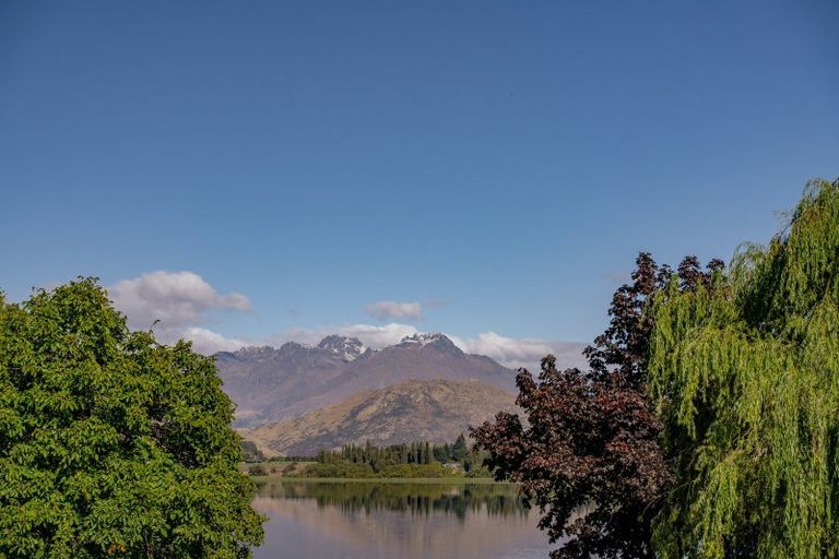 Photo of property in 71 Arrowtown-lake Hayes Road, Lake Hayes, Queenstown, 9371