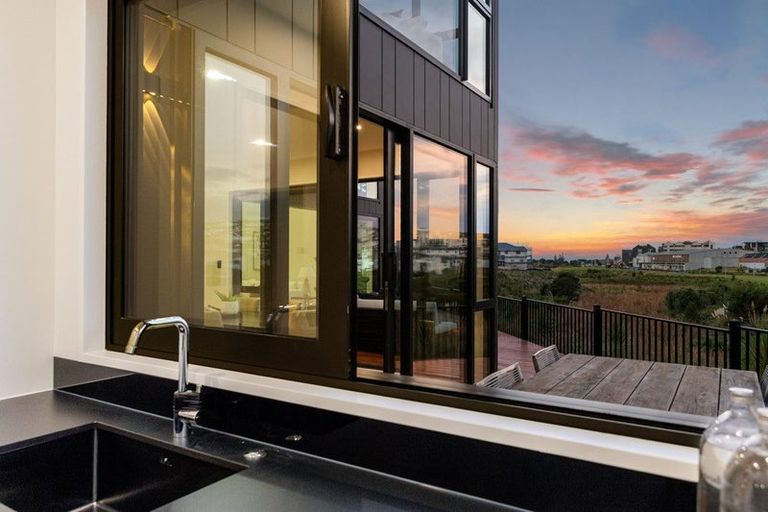 Photo of property in 51 Streamview Way, Long Bay, Auckland, 0630