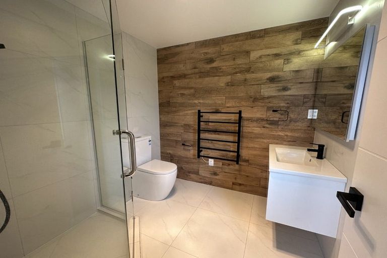 Photo of property in 2 Crompton Place, Orewa, 0931