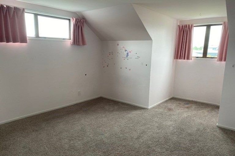 Photo of property in 2/7 Rhyl Place, Bryndwr, Christchurch, 8053
