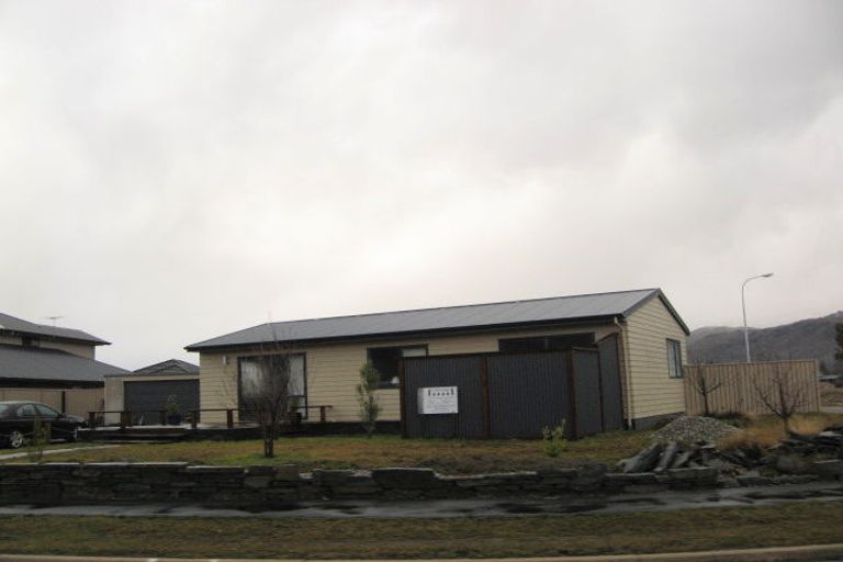 Photo of property in 37 Waenga Drive, Cromwell, 9310