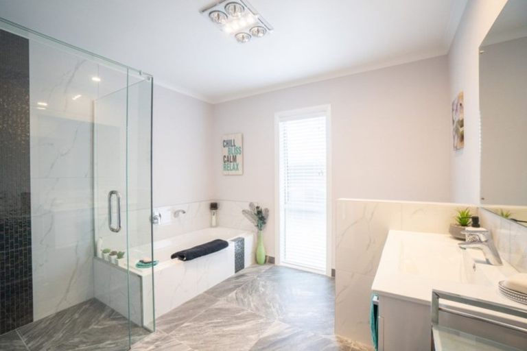 Photo of property in 3 Freedom Drive, Kelvin Grove, Palmerston North, 4414