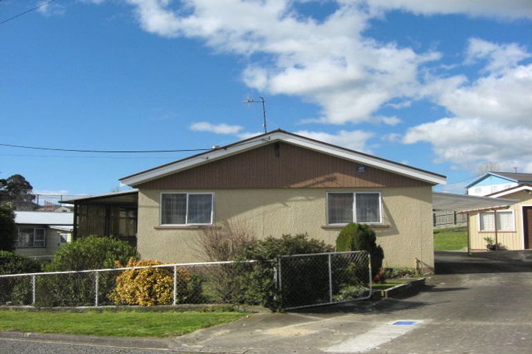 Photo of property in 7 Watts Street, Waipawa, 4210