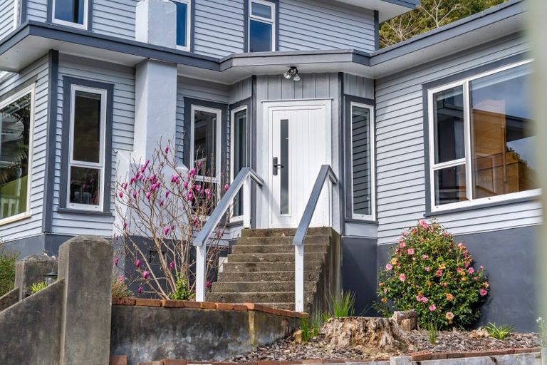 Photo of property in 473 Stokes Valley Road, Stokes Valley, Lower Hutt, 5019