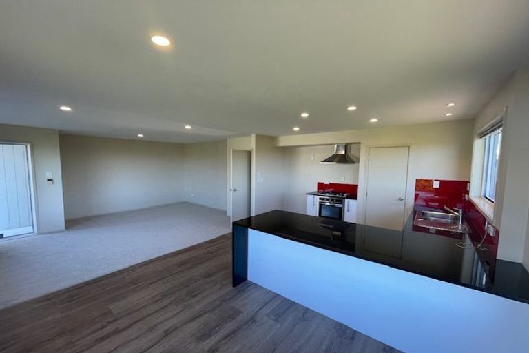 Photo of property in 1/28 Beach Road, Castor Bay, Auckland, 0620
