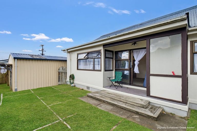 Photo of property in 214 Puriri Street, Castlecliff, Whanganui, 4501
