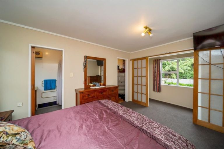 Photo of property in 75 Patu-kukupa Street, Manaia, 4612