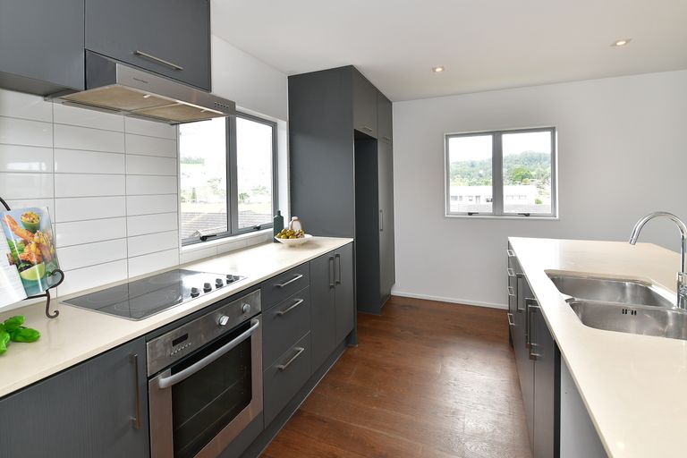 Photo of property in 305/252 Centreway Road, Orewa, 0931