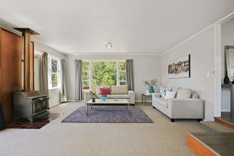 Photo of property in 120 Miromiro Road, Normandale, Lower Hutt, 5010