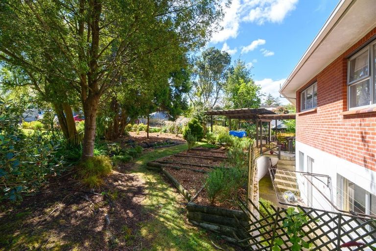 Photo of property in 27 Crompton Road, Massey, Auckland, 0614