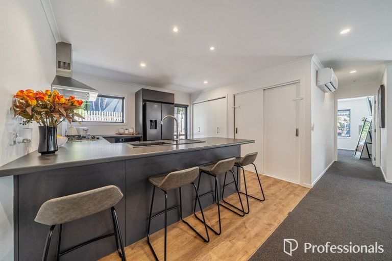 Photo of property in 10 Aratika Grove, Stokes Valley, Lower Hutt, 5019