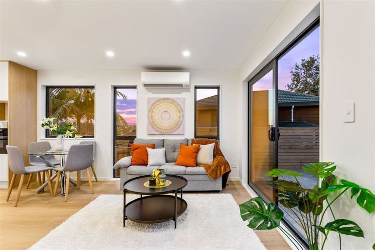 Photo of property in 152c Luckens Road, West Harbour, Auckland, 0618