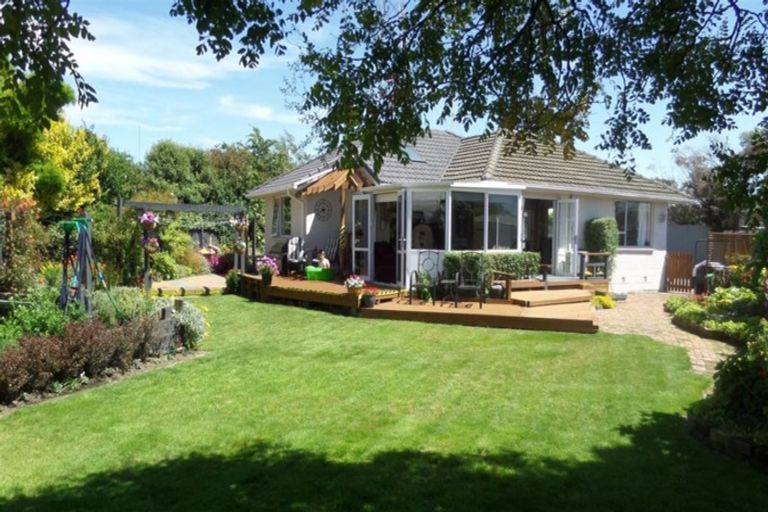 Photo of property in 9 Denise Crescent, Hornby, Christchurch, 8042