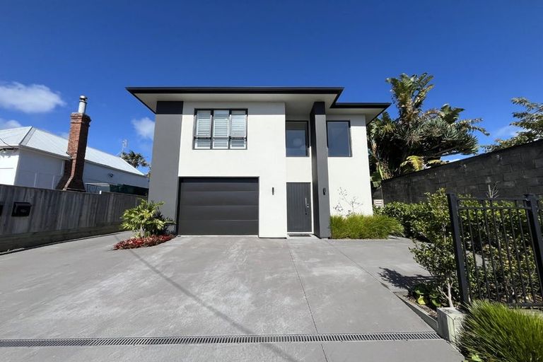 Photo of property in 92a Lemon Street, New Plymouth, 4312