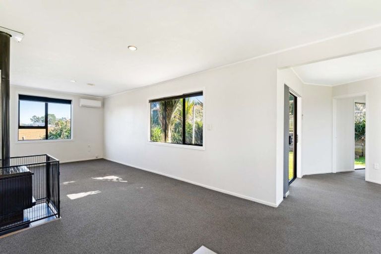 Photo of property in 72 Ruebe Road, Buckland, Pukekohe, 2677