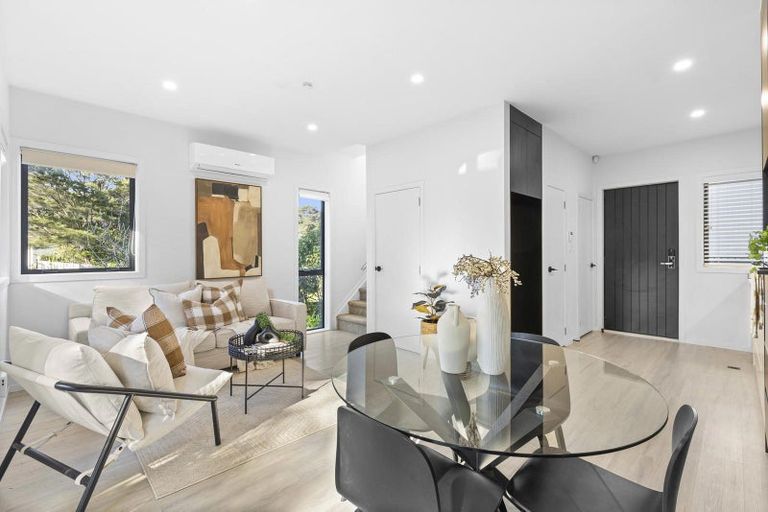 Photo of property in 2a Mcquoid Place, Glenfield, Auckland, 0629
