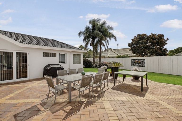 Photo of property in 8 Glenross Drive, Wattle Downs, Auckland, 2103