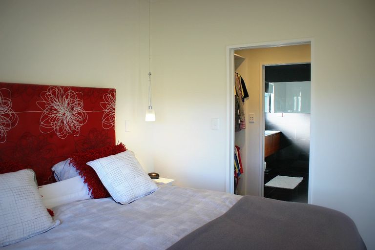 Photo of property in 96b Kent Street, Carterton, 5713