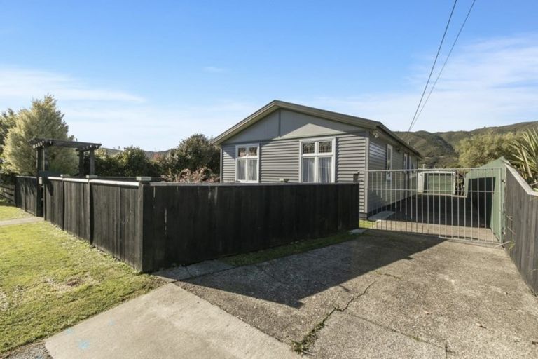 Photo of property in 60 Westminster Road, Wainuiomata, Lower Hutt, 5014