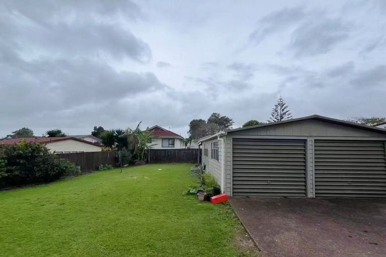 Photo of property in 3 Rukumoana Place, Clendon Park, Auckland, 2103
