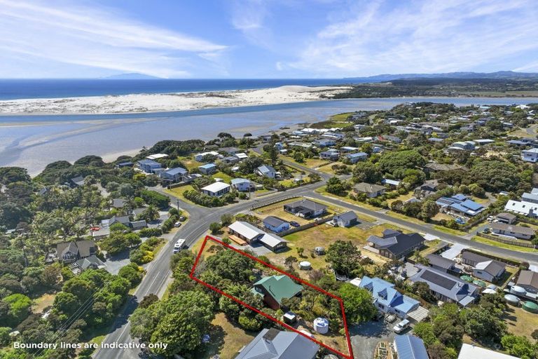 Photo of property in 12 Moir Point Road, Mangawhai Heads, Mangawhai, 0505