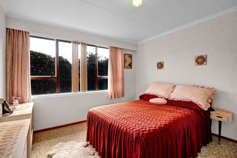 Photo of property in 84 Domett Street, Opunake, 4616