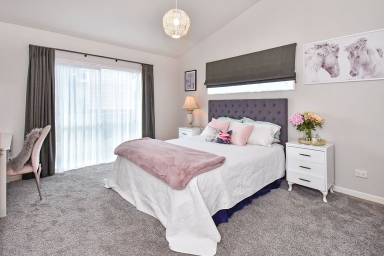 Photo of property in 4a Barberton Terrace, Red Hill, Papakura, 2110