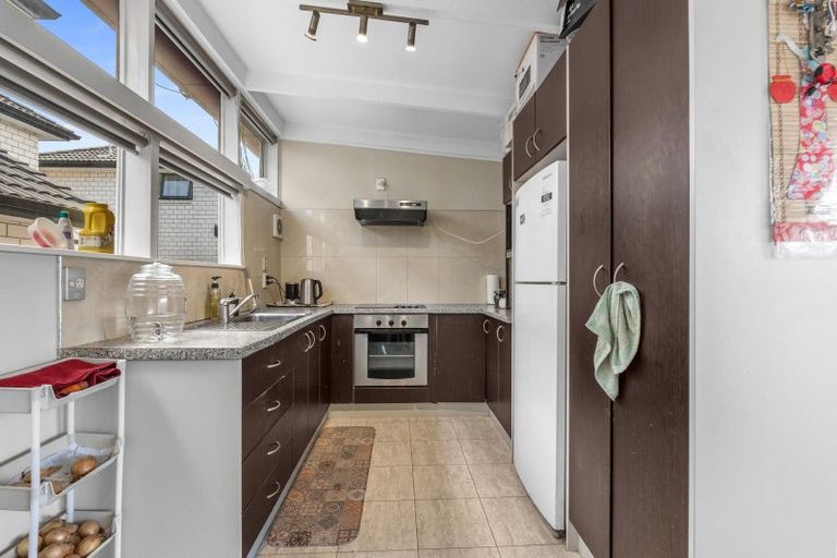 Photo of property in 2/127 Seabrook Avenue, New Lynn, Auckland, 0600