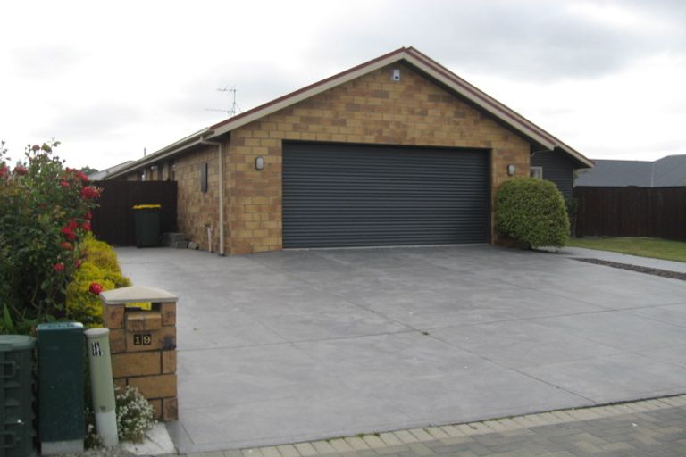 Photo of property in 19 Montego Close, Shirley, Christchurch, 8052