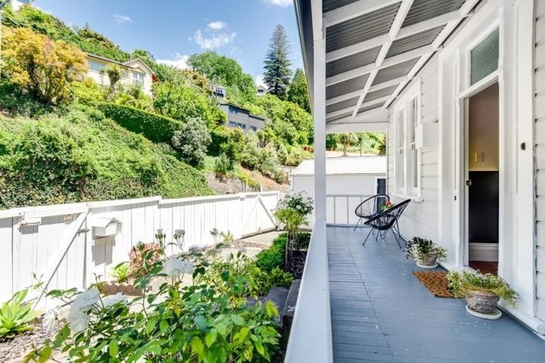 Photo of property in 107 Shakespeare Road, Bluff Hill, Napier, 4110