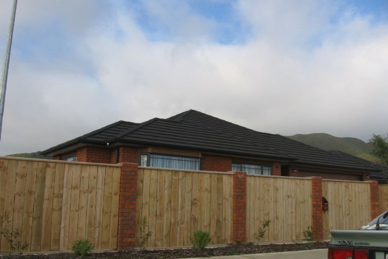 Photo of property in 25 Moana Grove, Waiwhetu, Lower Hutt, 5010