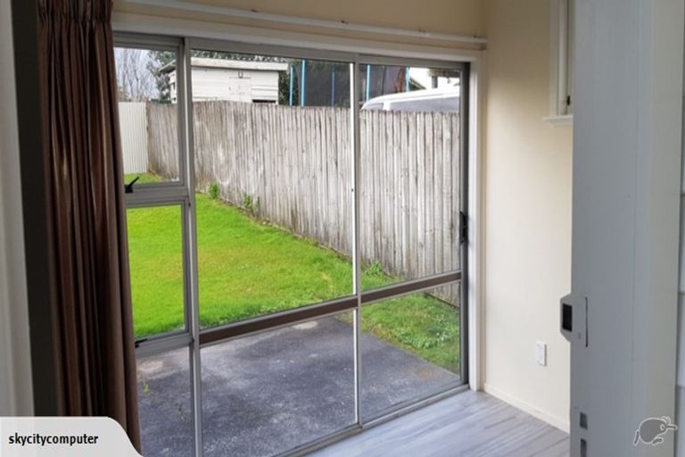 Photo of property in 15 Kotuku Street, Te Atatu Peninsula, Auckland, 0610