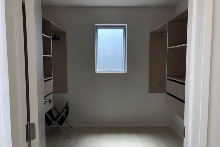 Photo of property in 32 Namsan Close, Fairview Heights, Auckland, 0632