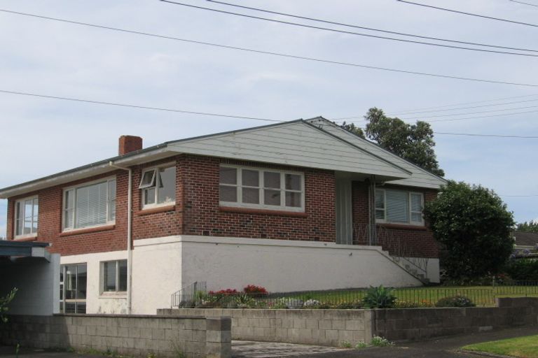 Photo of property in 7 Calder Place, Wai O Taiki Bay, Auckland, 1072