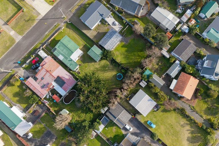 Photo of property in 9 Hennessy Street West, Foxton Beach, Foxton, 4815