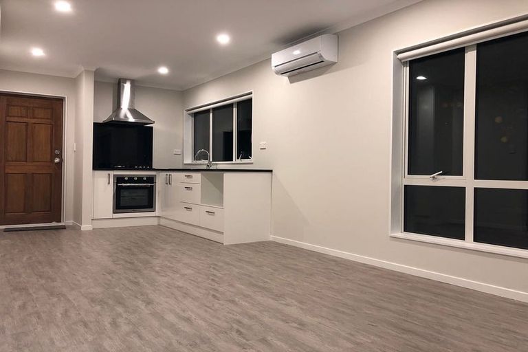 Photo of property in 28 Pooley Street, Pakuranga Heights, Auckland, 2010