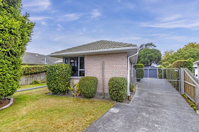Photo of property in 32 Damien Place, Bromley, Christchurch, 8062