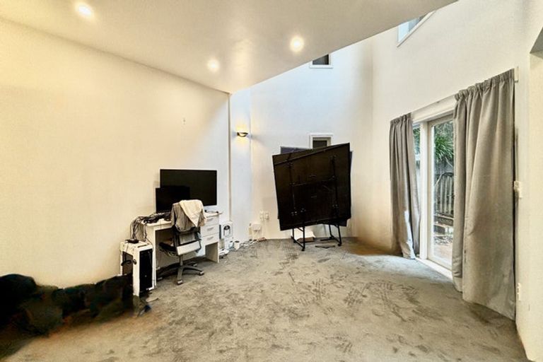 Photo of property in 9 Selkirk Way, Karori, Wellington, 6012