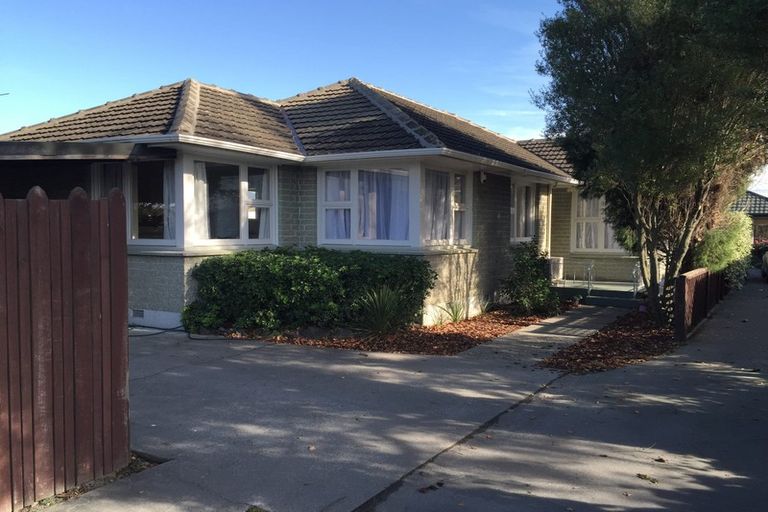 Photo of property in 2/211 Withells Road, Avonhead, Christchurch, 8042